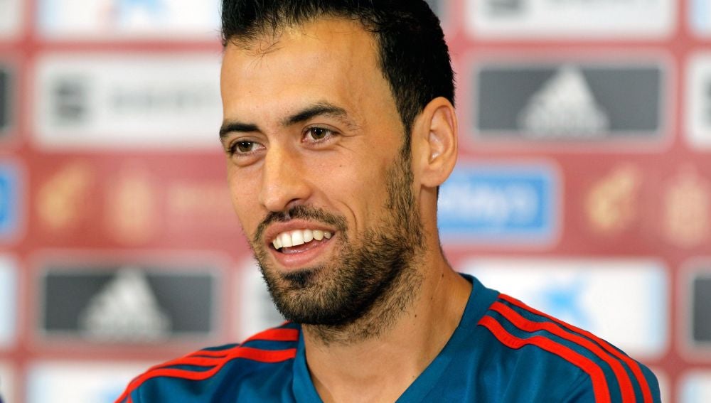 Sergio Busquets, en una rueda de prensa con la Selección