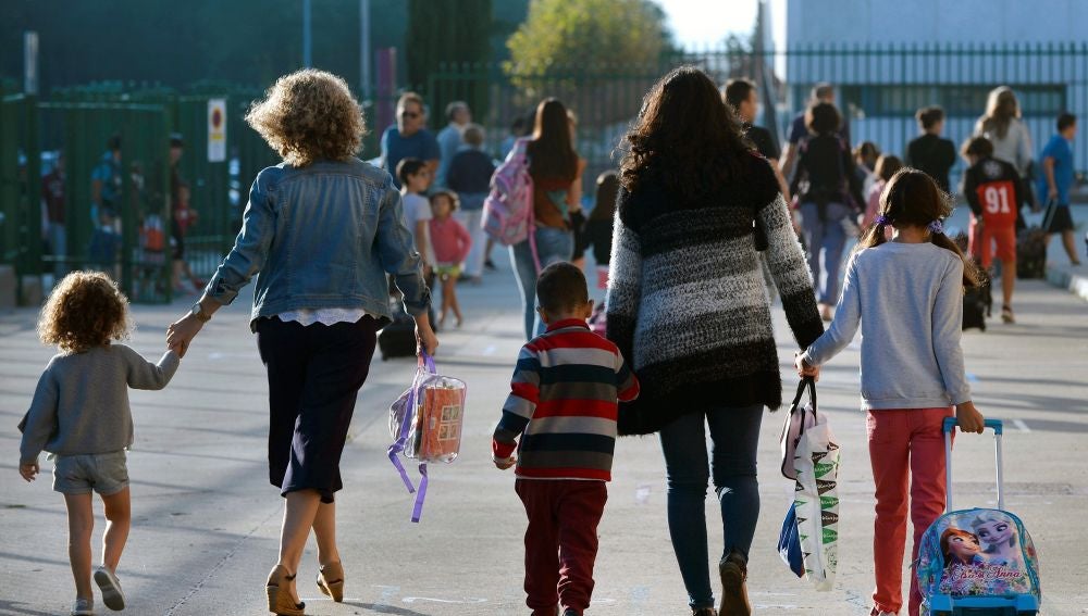 El número de docentes en España asciende un 4,4% pero sigue siendo insuficiente