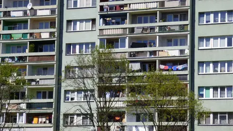 Caen los desahucios pro imago de alquiler por primera vez en dos años Un bloque de pisos