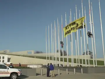 Greenpeace se manifiesta contra la industria del carbón en Australia Greenpeace se manifiesta contra la industria del carbón en Australia