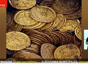 Descubren 300 monedas del siglo V en un teatro de la ciudad de Como (Italia) Descubren 300 monedas del siglo V en un teatro de la ciudad de Como (Italia)