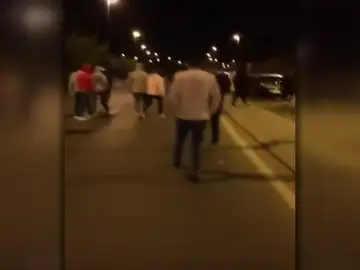 Dos agentes heridos al dispersar una pelea entre bandas latinas en la Carpa Joven de Arganda del Rey Dos agentes heridos al dispersar una pelea entre bandas latinas en la Carpa Joven de Arganda del Rey