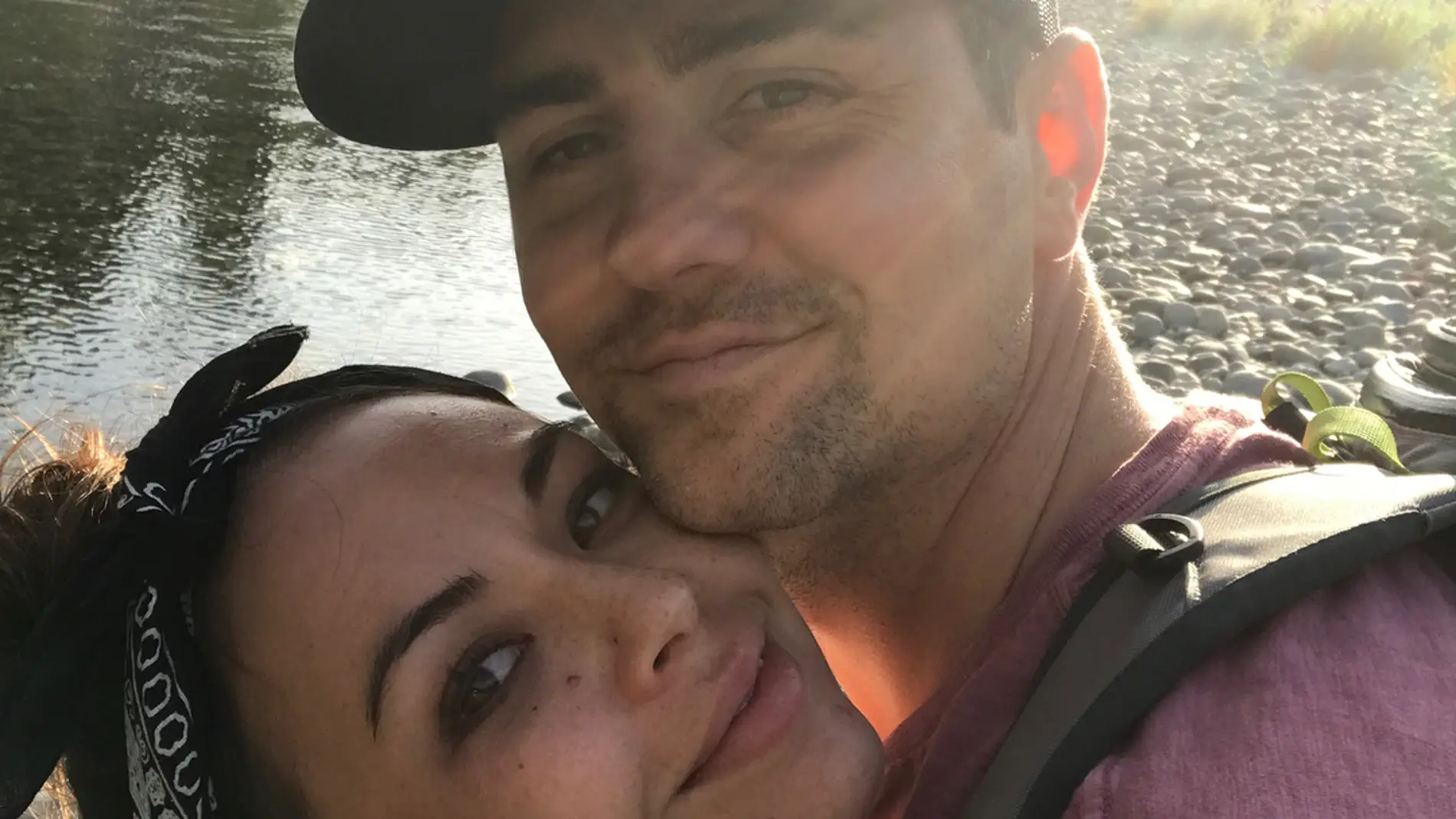 Janel Parrish y Chris Long