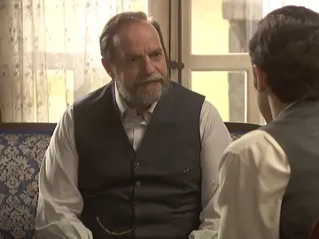 Matías recibe una preocupante llamada de Aurora desde París Matías recibe una preocupante llamada de Aurora desde París