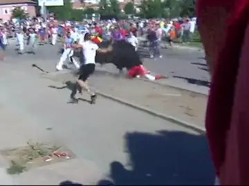 Un joven corneado en el Toro de la Vega de Tordesillas Un joven corneado en el Toro de la Vega de Tordesillas