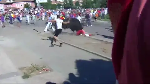Un joven corneado en el Toro de la Vega de Tordesillas Un joven corneado en el Toro de la Vega de Tordesillas