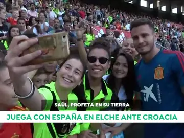 Saúl, el gran protagonista en el entrenamiento a puerta abierta de la Selección en Elche Saúl, el gran protagonista en el entrenamiento a puerta abierta de la Selección en Elche
