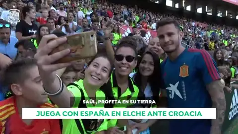 Saúl, el gran protagonista en el entrenamiento a puerta abierta de la Selección en Elche Saúl, el gran protagonista en el entrenamiento a puerta abierta de la Selección en Elche