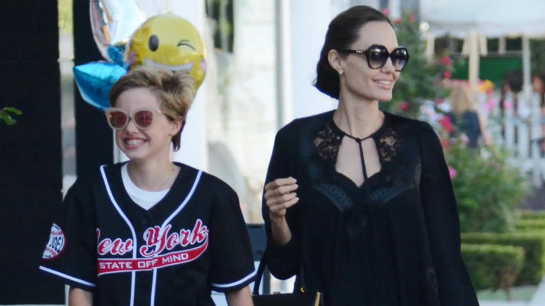 Angelina Jolie junto a Shiloh