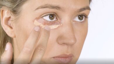 El truco de maquillaje definitivo para ocultar las ojeras