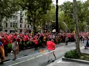Los minutos de silencio programados por la ANC, interrumpidos por el himno de España en la manifestación por la Diada Los minutos de silencio programados por la ANC, interrumpidos por el himno de España en la manifestación por la Diada