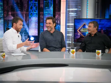 Pablo Motos pregunta a Javier Bardem y Eduard Fernández: "¿Sois amigos fuera del rodaje o los buenos actores se repelen?" Pablo Motos pregunta a Javier Bardem y Eduard Fernández: "¿Sois amigos fuera del rodaje o los buenos actores se repelen?"