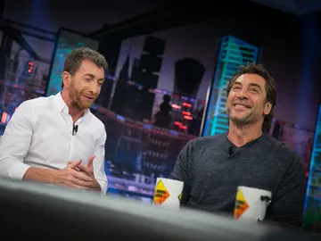 Javier Bardem, afectado en 'El Hormiguero 3.0' por la fake new que confirmaba que se gastó mucho dinero en un hotel: "Esas noticias tienen como objetivo hacer daño" Javier Bardem, afectado en 'El Hormiguero 3.0' por la fake new que confirmaba que se gastó mucho dinero en un hotel: "Esas noticias tienen como objetivo hacer daño"