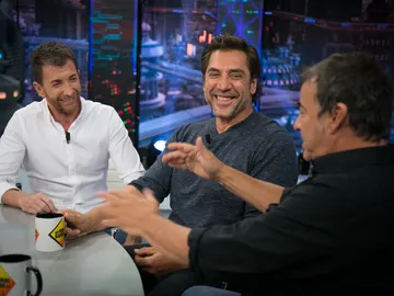 Javier Bardem y Eduard Fernández confiesan en 'El Hormiguero 3.0' su borrachera en una de las escenas de la película Javier Bardem y Eduard Fernández confiesan en 'El Hormiguero 3.0' su borrachera en una de las escenas de la película