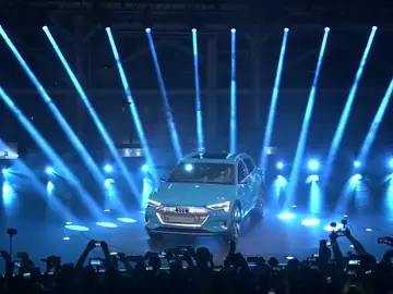 Audi desvela su primer todocamino 100% eléctrico, con 400 kilómetros de autonomía Audi desvela su primer todocamino 100% eléctrico, con 400 kilómetros de autonomía
