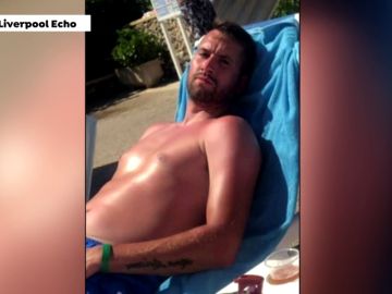 VÍDEO Un turista británico pide una compensación por rescatar a dos niños de la piscina de un hotel en Menorca VÍDEO Un turista británico pide una compensación por rescatar a dos niños de la piscina de un hotel en Menorca