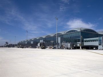 El aeropuerto necesita la conexión por tren