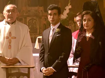 Ignacio, embobado al ver a María vestida de novia Ignacio, embobado al ver a María vestida de novia