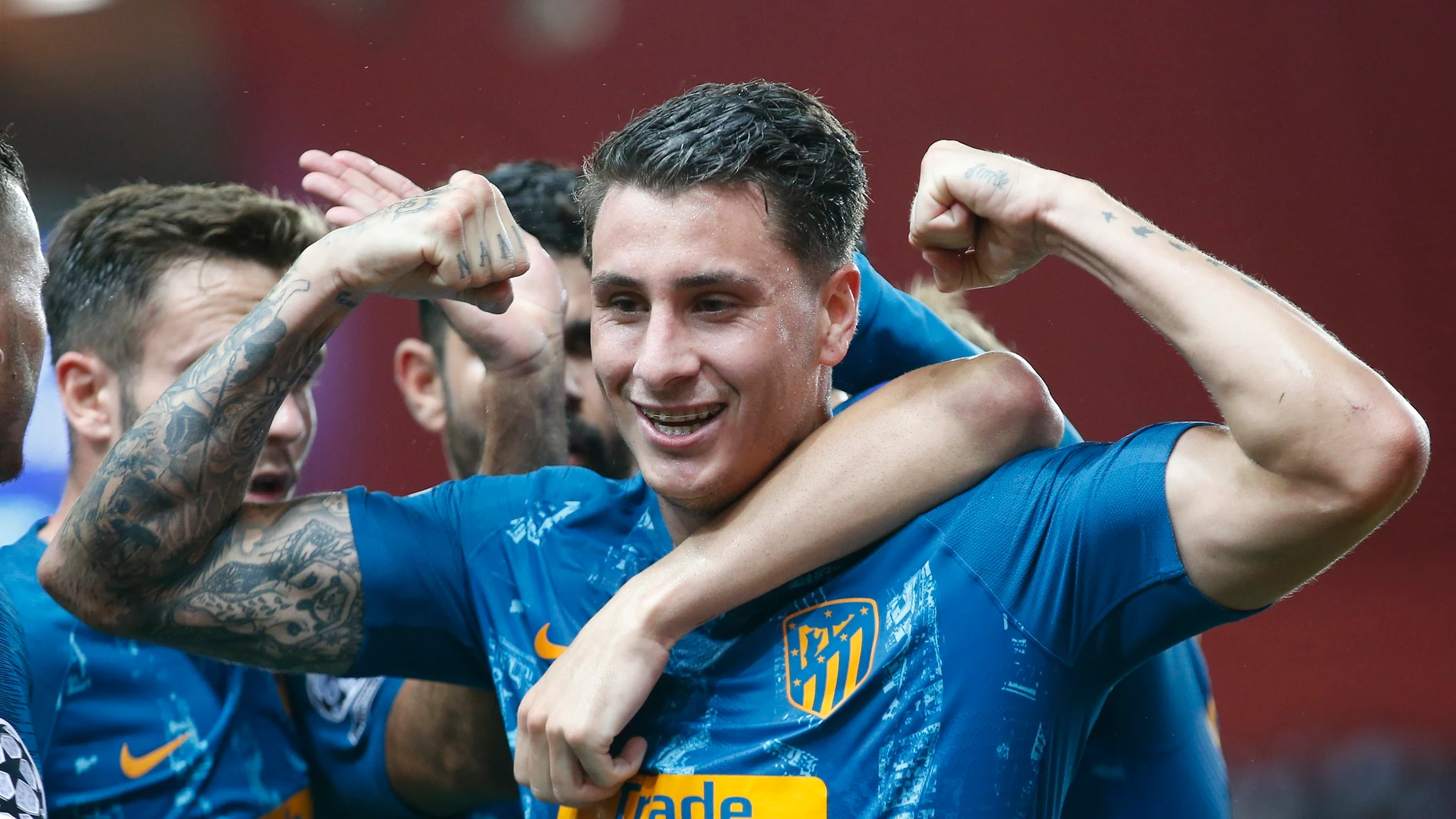 Giménez celebra su gol en el Louis II de Mónaco Giménez celebra su gol en el Louis II de Mónaco