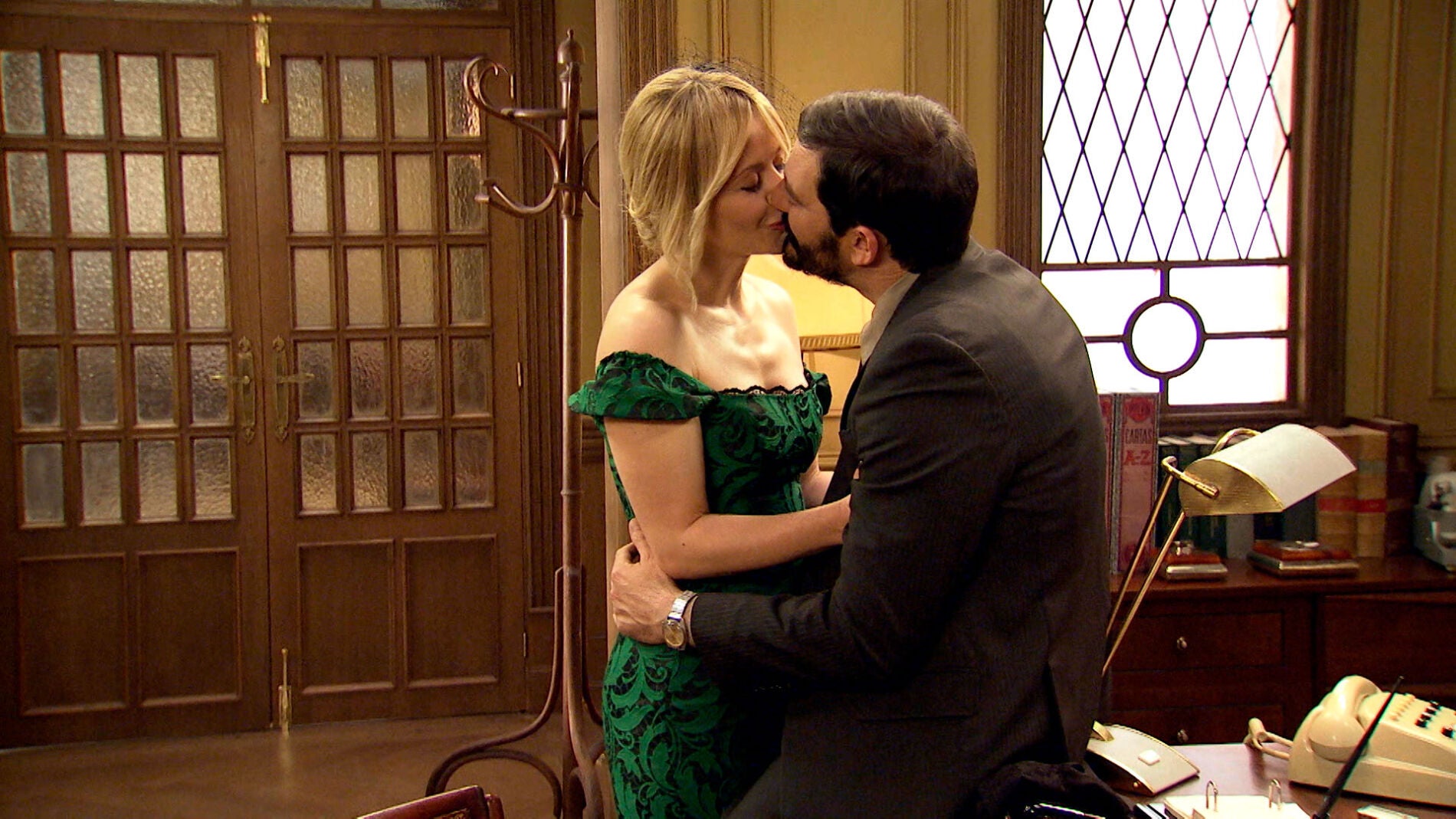 La rom&aacute;ntica propuesta de Carvajal a Charo