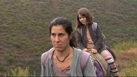 Una niña de 8 años recorre cada día 4 kilómetros a caballo para no faltar a clase Una niña de 8 años recorre cada día 4 kilómetros a caballo para no faltar a clase