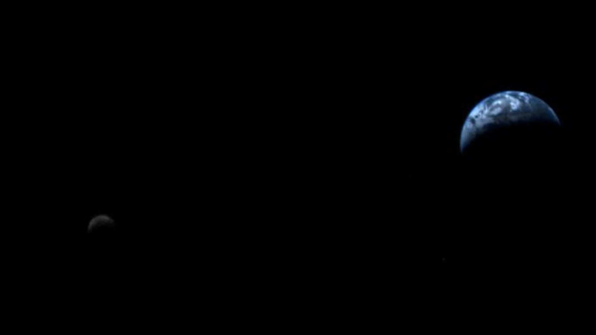 Primera imagen de la Tierra y la Luna juntas (18 de septiembre de 1977) Primera imagen de la Tierra y la Luna juntas (18 de septiembre de 1977)