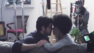 Nos adentramos en el rodaje de la casa de Jon Arístegui en París