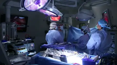 Cuatro mujeres contraen cáncer de mama tras recibir órganos del mismo donante Cuatro mujeres contraen cáncer de mama tras recibir órganos del mismo donante