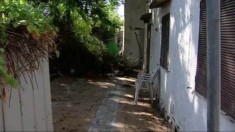 Los propietarios de once viviendas de Tomares denuncias robos y destrozos Los propietarios de once viviendas de Tomares denuncias robos y destrozos