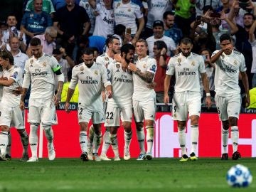Los jugadores del Real Madrid celebran un gol ante la Roma