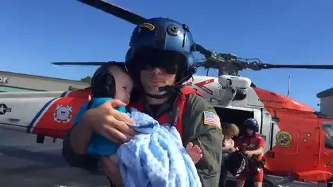 Miles de personas siguen aisladas a la espera de ser rescatadas tras el paso del huracán 'Florence' Miles de personas siguen aisladas a la espera de ser rescatadas tras el paso del huracán 'Florence'