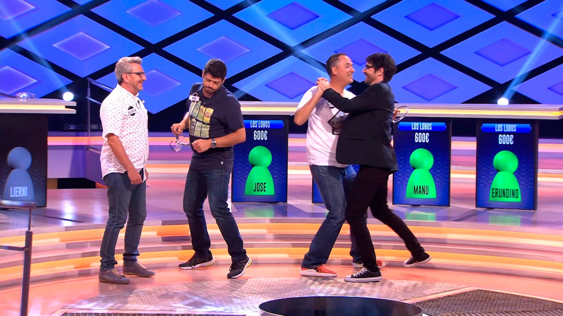 'Los Lobos' se ponen "romanticones" en '&iexcl;Boom!'