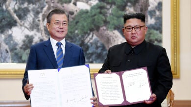 Kim Jong-un agradece en una carta a Moon Jae-in sus esfuerzos para liberar a ambos pueblos 