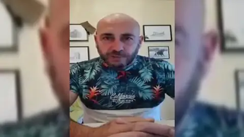 Detenido un hombre que se ofrecía para matar inmigrantes Detenido un hombre que se ofrecía para matar inmigrantes