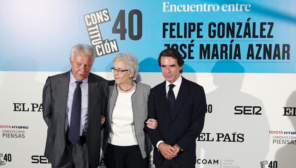 Felipe González y José María Aznar, juntos en un debate y recordando anécdotas de La Moncloa