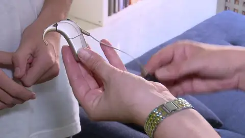 Las familias piden en el Congreso implantes y audífonos asequibles Las familias piden en el Congreso implantes y audífonos asequibles