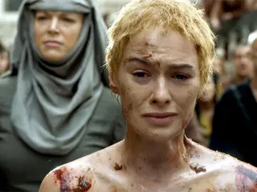Cersei en el final de la quinta temporada con septa Unella Cersei en el final de la quinta temporada con septa Unella