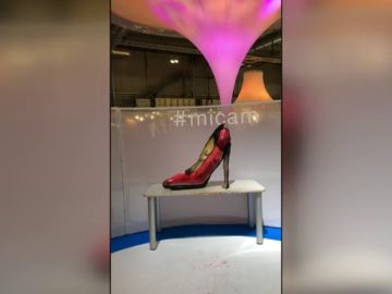 Ilusión óptica en la semana de la moda de Milán:¿Es un zapato o una mujer? Ilusión óptica en la semana de la moda de Milán:¿Es un zapato o una mujer?