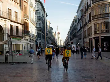 Una sentencia dicta por primera vez que un repartidor de Glovo es falso autónomo Una sentencia dicta por primera vez que un repartidor de Glovo es falso autónomo