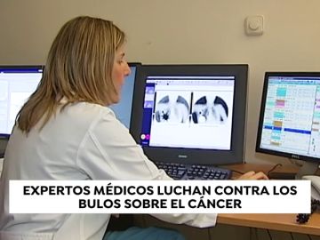  Expertos médicos luchan contra los bulos sobre el cáncer que circulan por Internet