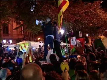 Los independentistas rememoran las protestas que llevaron a la cárcel a "los Jordis" Los independentistas rememoran las protestas que llevaron a la cárcel a "los Jordis"