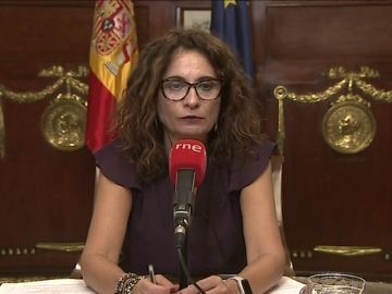 Montero confirma que estudia rebajar la fiscalidad de las pymes que facturan hasta un millón de euros