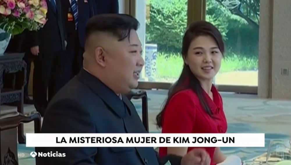 Kim Jong-un acude con su esposa a la cumbre con el líder surcoreano para proyectar una imagen más amable