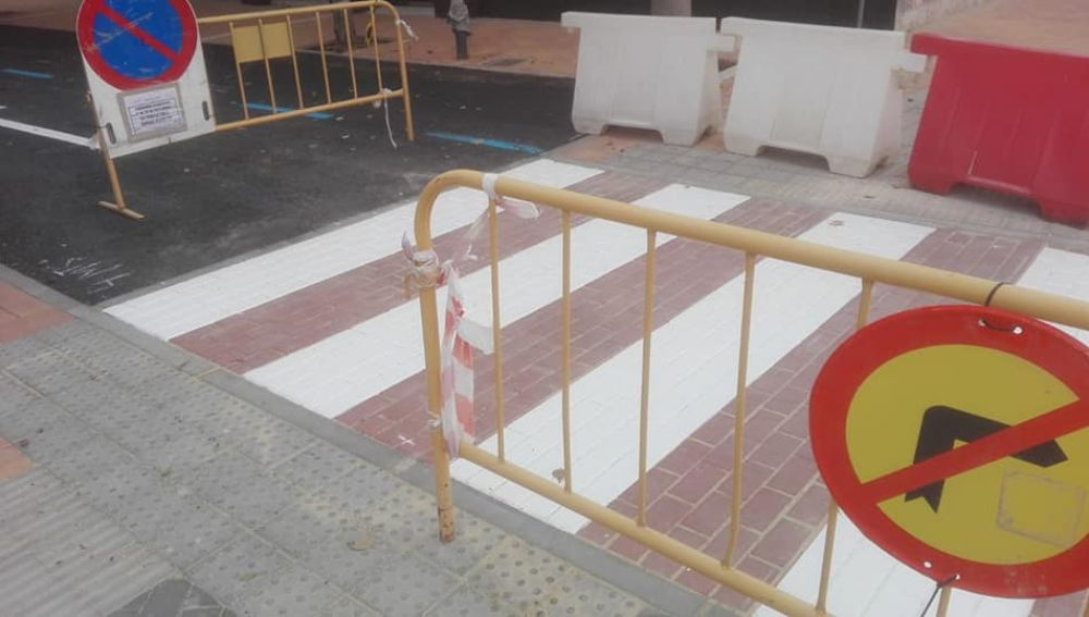 El paso de peatones pintado al revés