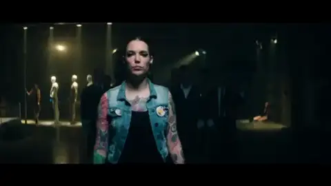 'Sin educación sexual', el nuevo vídeo del Salón Erótico de Barcelona que carga contra los jueces del caso de 'La Manada' 'Sin educación sexual', el nuevo vídeo del Salón Erótico de Barcelona que carga contra los jueces del caso de 'La Manada'