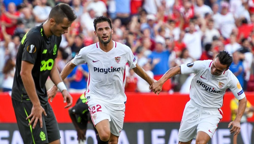 Franco Vázquez celebra su gol ante el Lieja