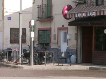 Tres heridos en una terraza de Zaragoza por caerles una carga de palés