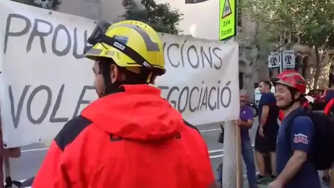 Bomberos de Barcelona piden mejores laborales Bomberos de Barcelona piden mejores laborales