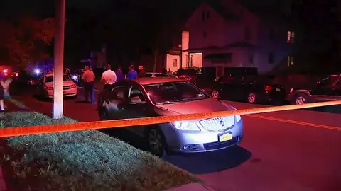 Al menos cinco heridos, entre ellos una niña de ocho años, heridas de bala en un tiroteo en Nueva York Al menos cinco heridos, entre ellos una niña de ocho años, heridas de bala en un tiroteo en Nueva York