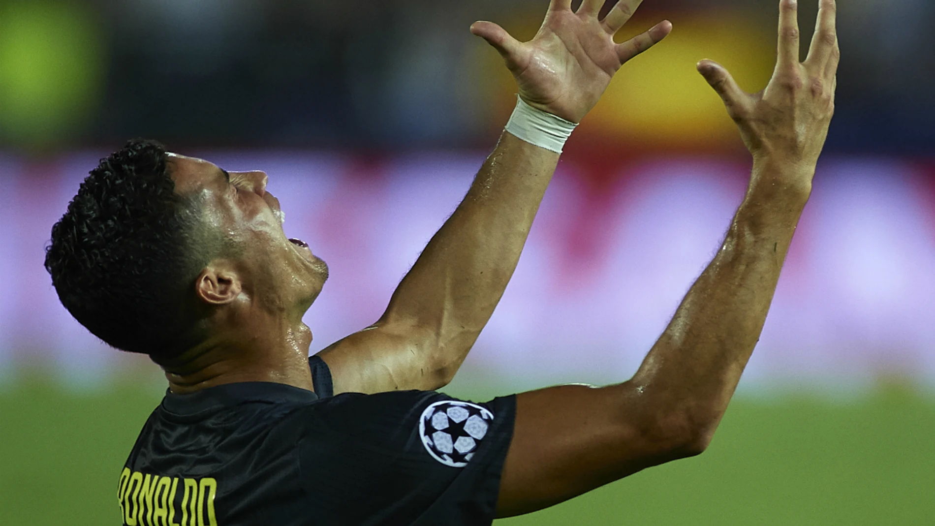 Cristiano Ronaldo se lamenta Cristiano Ronaldo se lamenta